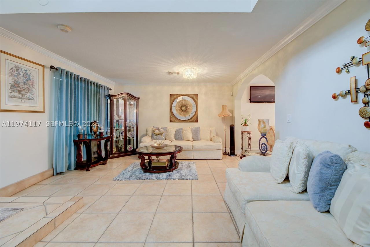 Real estate property located at 10 110th Ave, Broward, Wedgewood Estates, Plantation, FL