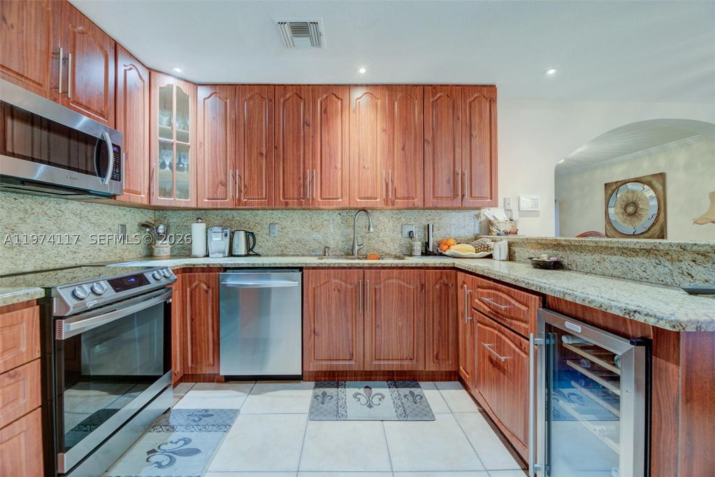Real estate property located at 10 110th Ave, Broward, Wedgewood Estates, Plantation, FL