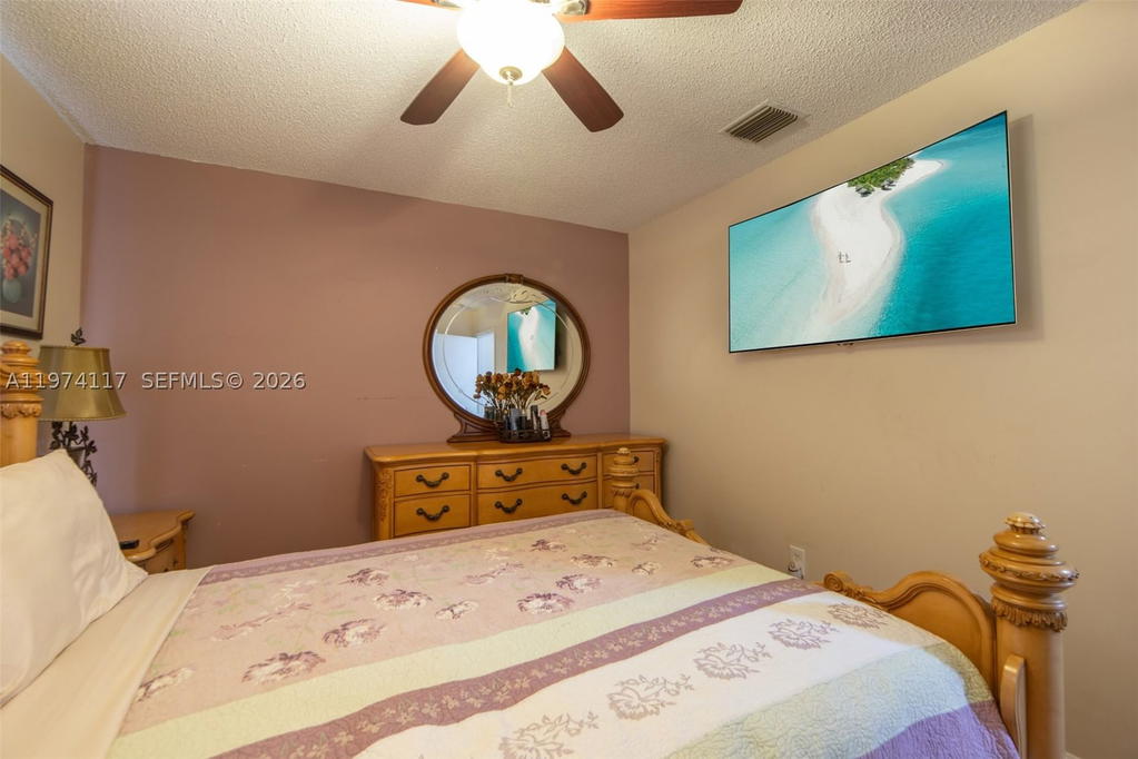 Real estate property located at 10 110th Ave, Broward, Wedgewood Estates, Plantation, FL