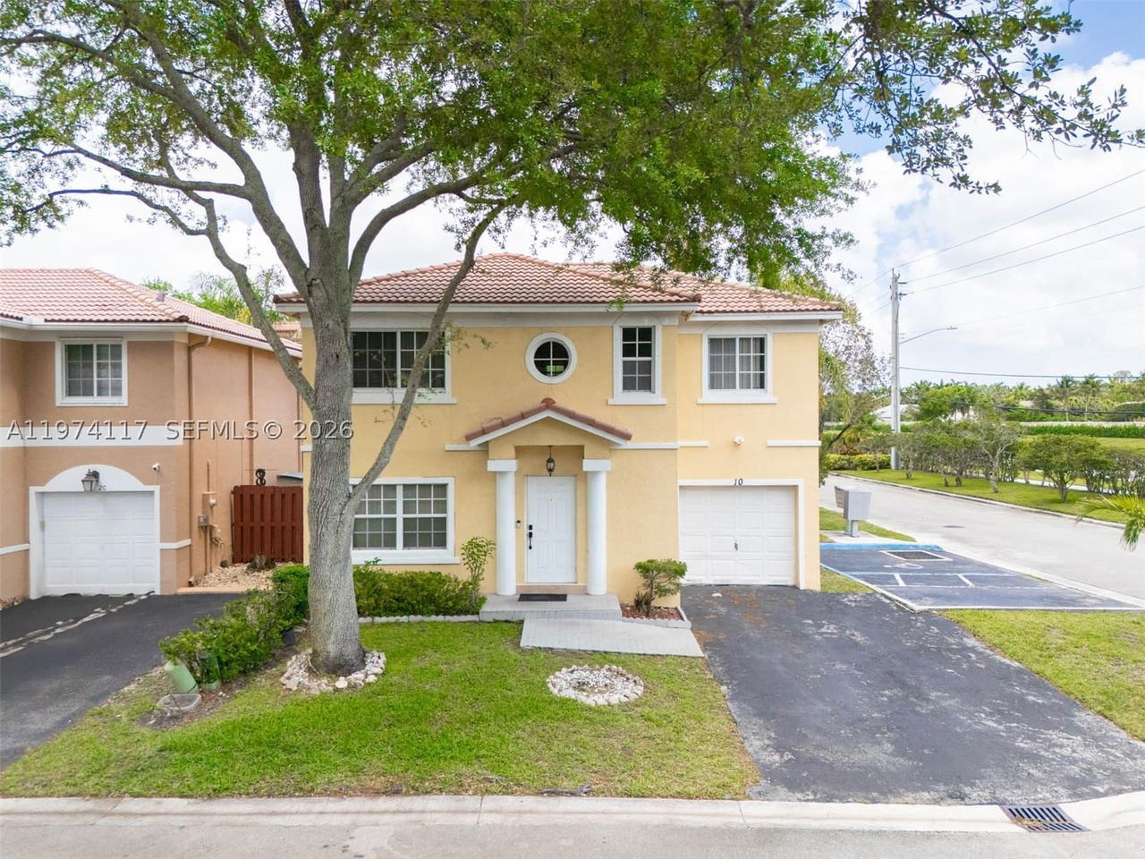 Real estate property located at 10 110th Ave, Broward, Wedgewood Estates, Plantation, FL