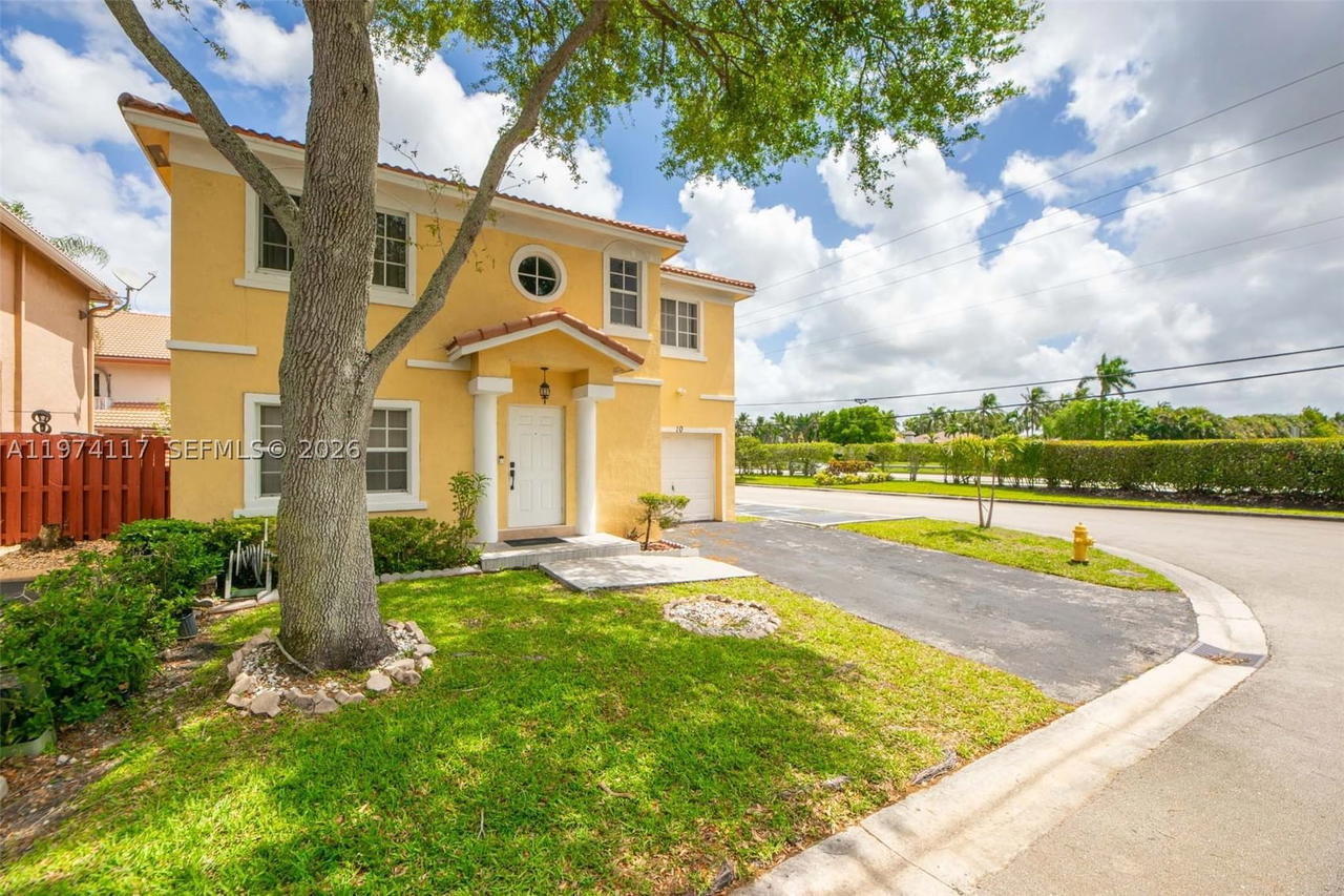 Real estate property located at 10 110th Ave, Broward, Wedgewood Estates, Plantation, FL