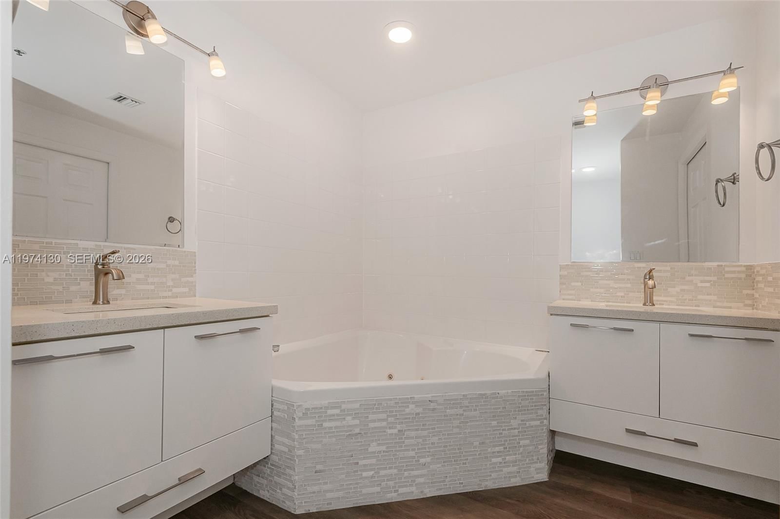 Real estate property located at 9725 52nd St #213, Miami-dade, Doral House Condo No 3, Doral, FL
