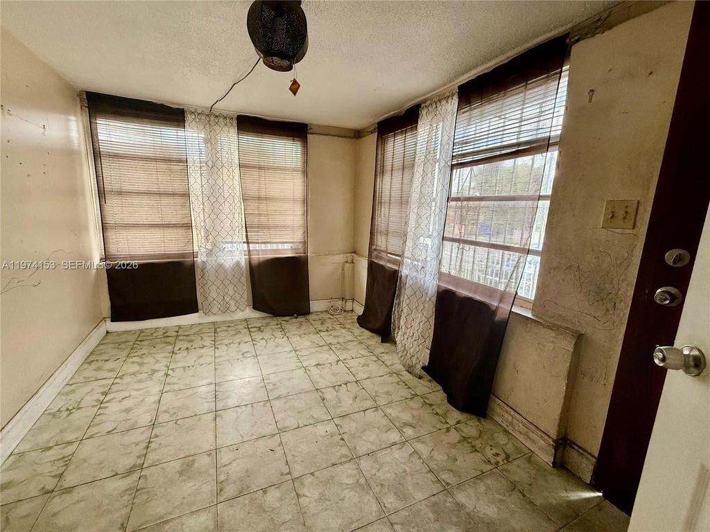 Real estate property located at 2228 2nd St, Miami-dade, Revision Of Kenilworth, Miami, FL