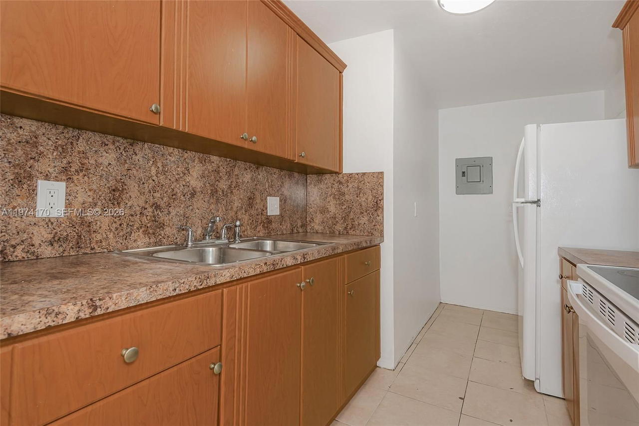Real estate property located at 7256 94th Pl A8, Miami-dade, Sunset Palms West Condo, Miami, FL