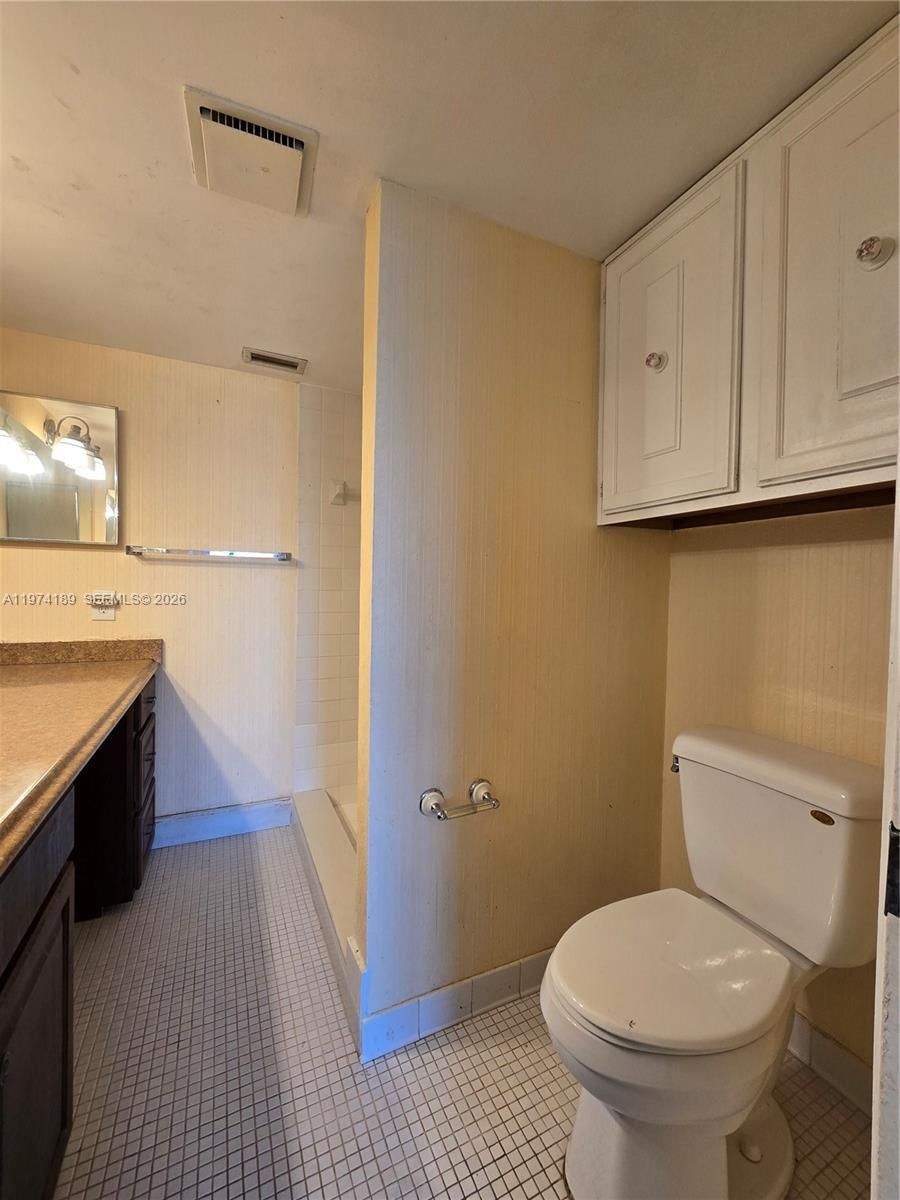 Real estate property located at 5920 Coral Lake Dr #208, Broward, Coral Gate Iv Condo, Margate, FL