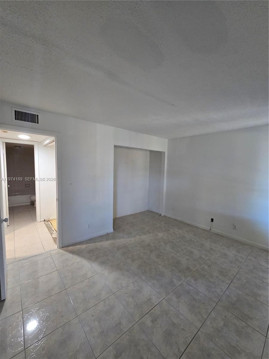 Real estate property located at 5920 Coral Lake Dr #208, Broward, Coral Gate Iv Condo, Margate, FL