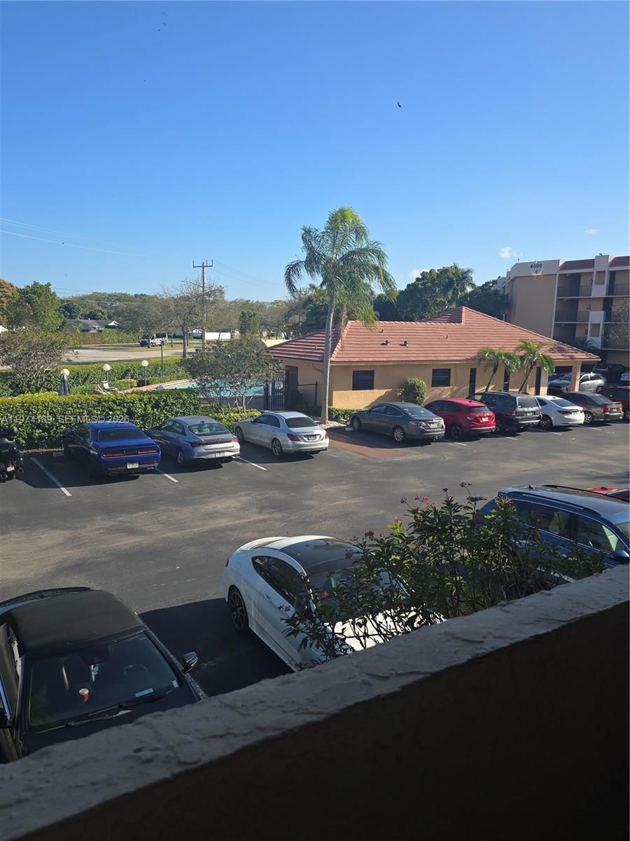 Real estate property located at 5920 Coral Lake Dr #208, Broward, Coral Gate Iv Condo, Margate, FL