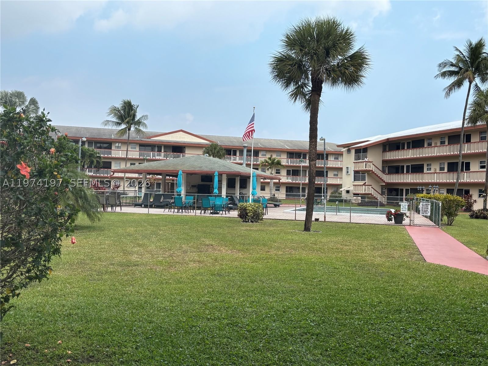 Real estate property located at 5300 Washington St O124, Broward, Beverly Hills Condo Numbe, Hollywood, FL