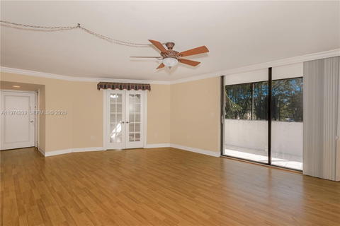 Real estate property located at 10854 Kendall Dr #215, Miami-dade, Kendall Gate Condo, Miami, FL
