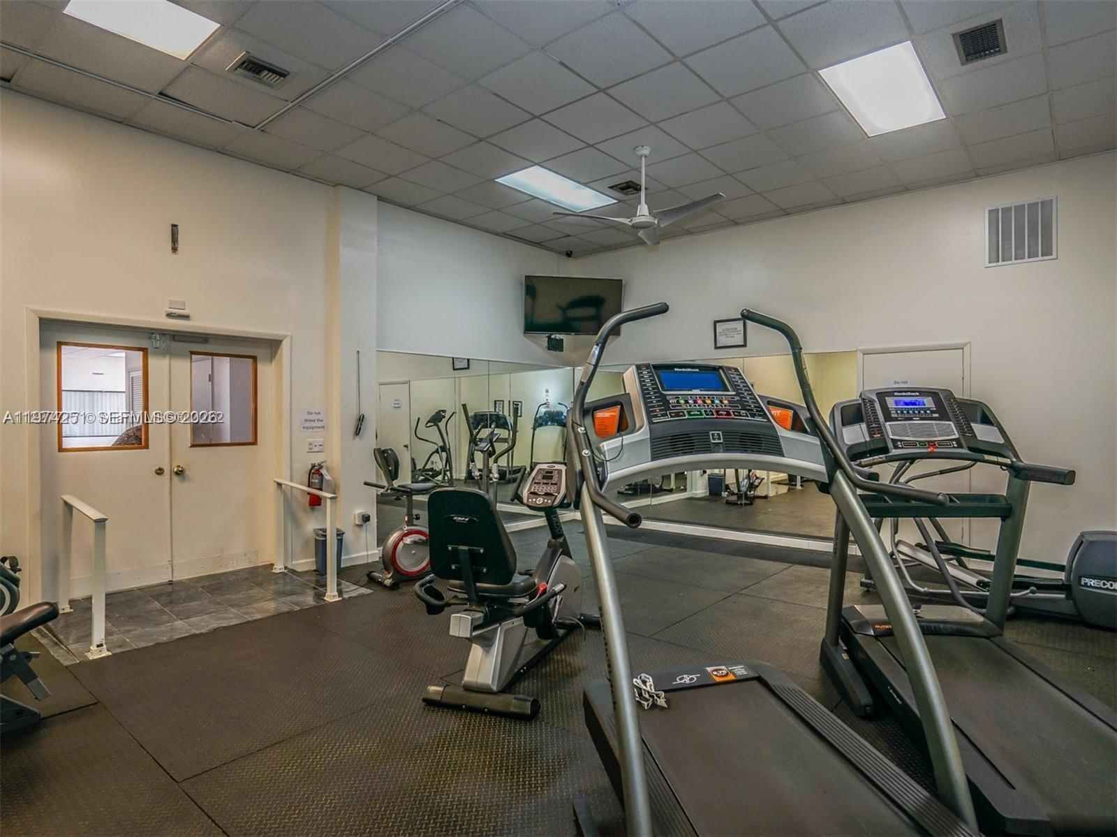 Real estate property located at 221 212th St, Miami-dade, San Simeon Homes, Miami, FL