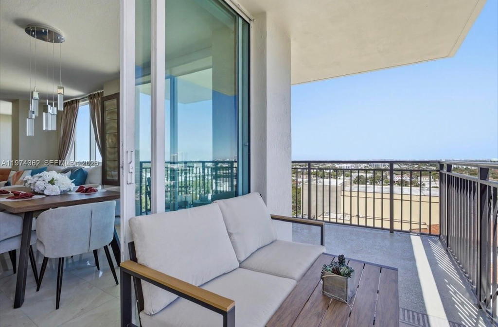 Real estate property located at 610 Las Olas Blvd #1617, Broward, The Symphony, Fort Lauderdale, FL