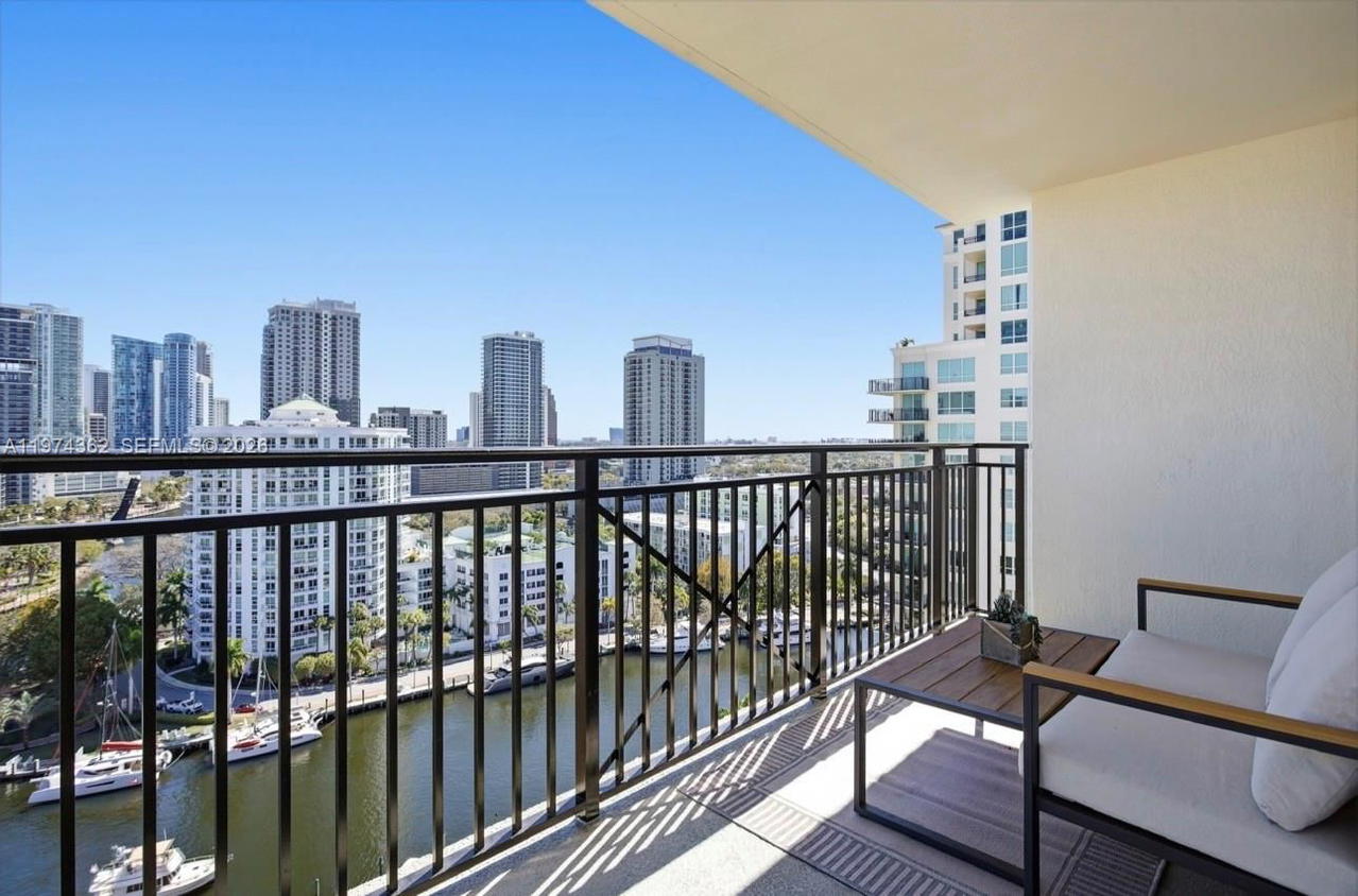 Real estate property located at 610 Las Olas Blvd #1617, Broward, The Symphony, Fort Lauderdale, FL