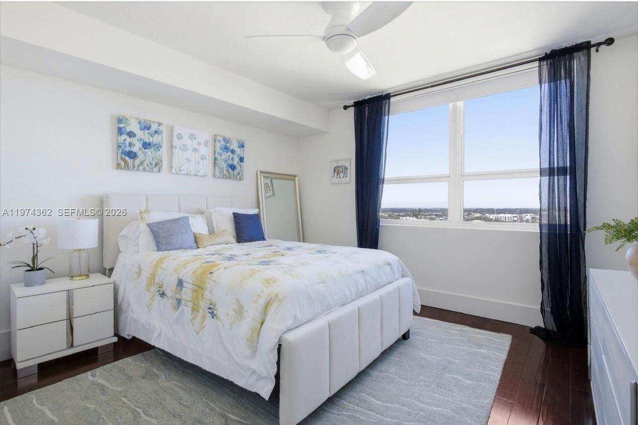 Real estate property located at 610 Las Olas Blvd #1617, Broward, The Symphony, Fort Lauderdale, FL