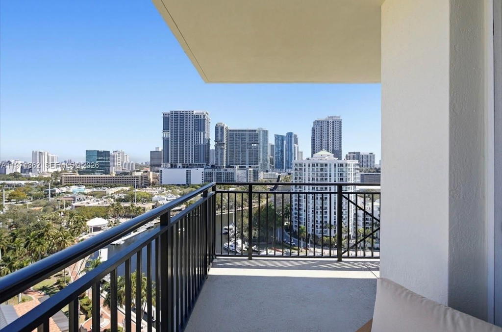 Real estate property located at 610 Las Olas Blvd #1617, Broward, The Symphony, Fort Lauderdale, FL