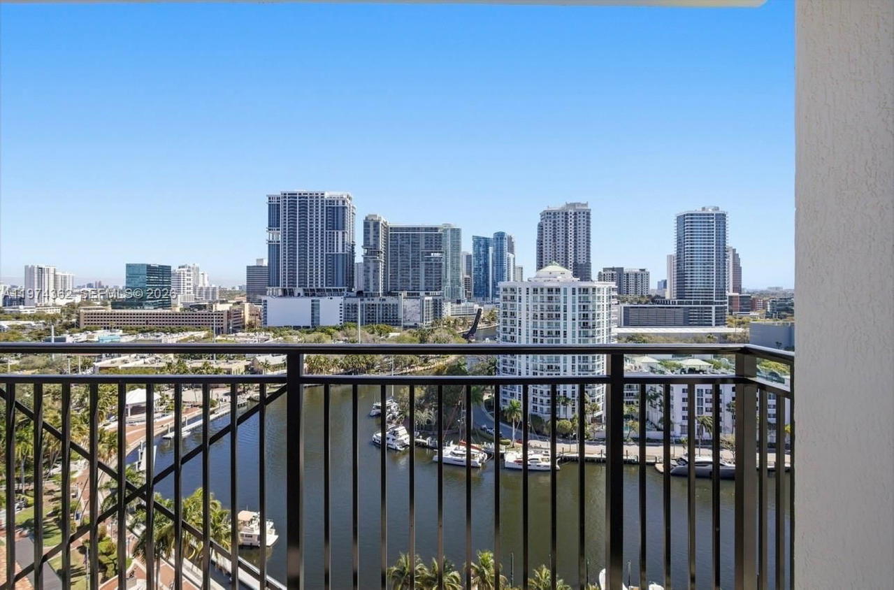 Real estate property located at 610 Las Olas Blvd #1617, Broward, The Symphony, Fort Lauderdale, FL