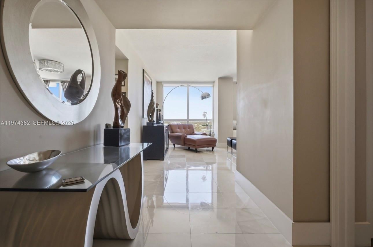Real estate property located at 610 Las Olas Blvd #1617, Broward, The Symphony, Fort Lauderdale, FL