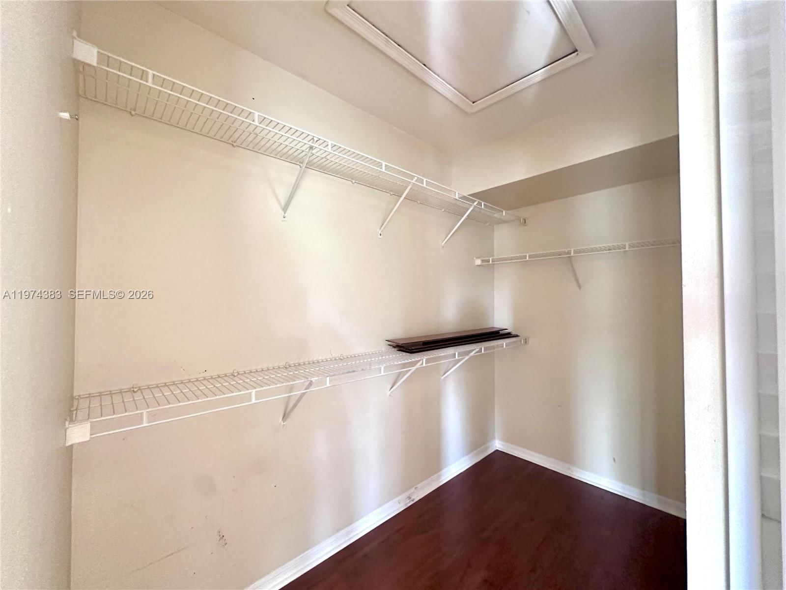 Real estate property located at 11185 6th St #303, Broward, Devonaire Condo At Pembro, Pembroke Pines, FL