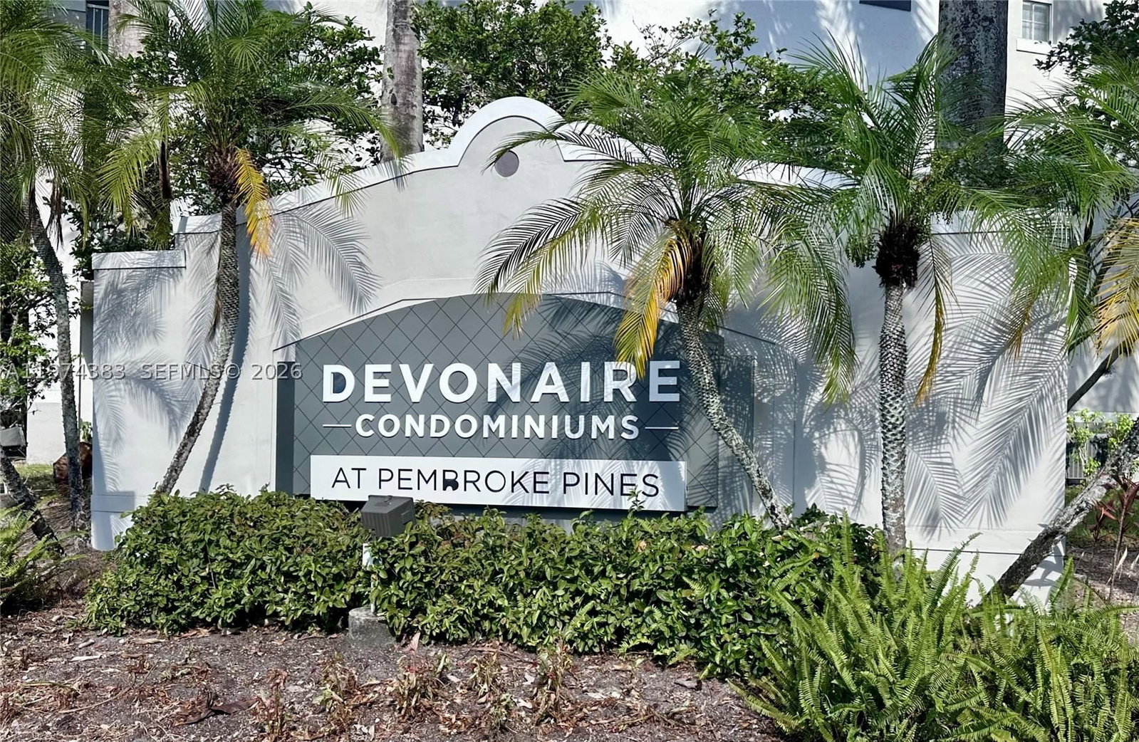 Real estate property located at 11185 6th St #303, Broward, Devonaire Condo At Pembro, Pembroke Pines, FL