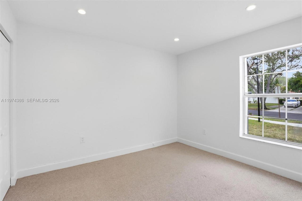 Real estate property located at 12930 20th St, Broward, Flamingo Estates, Miramar, FL