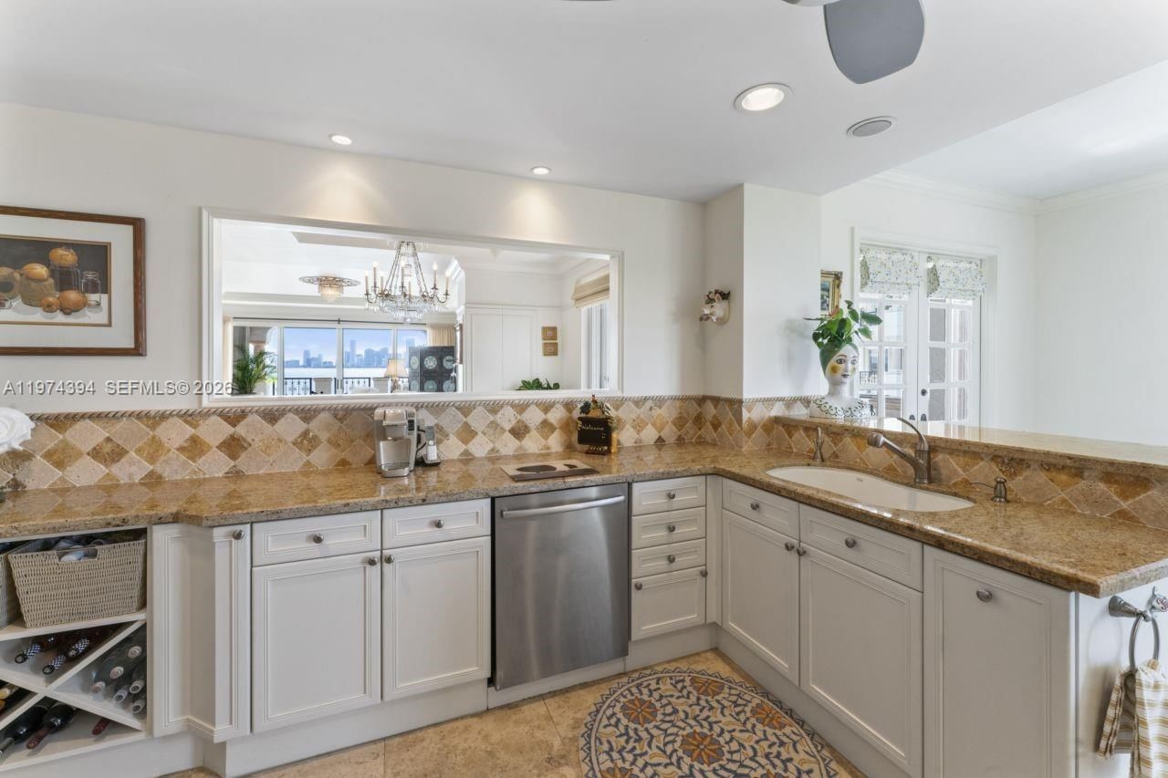 Real estate property located at 5266 Fisher Island Dr #5266, Miami-dade, Bayview Fisher Isl Condo, Miami Beach, FL