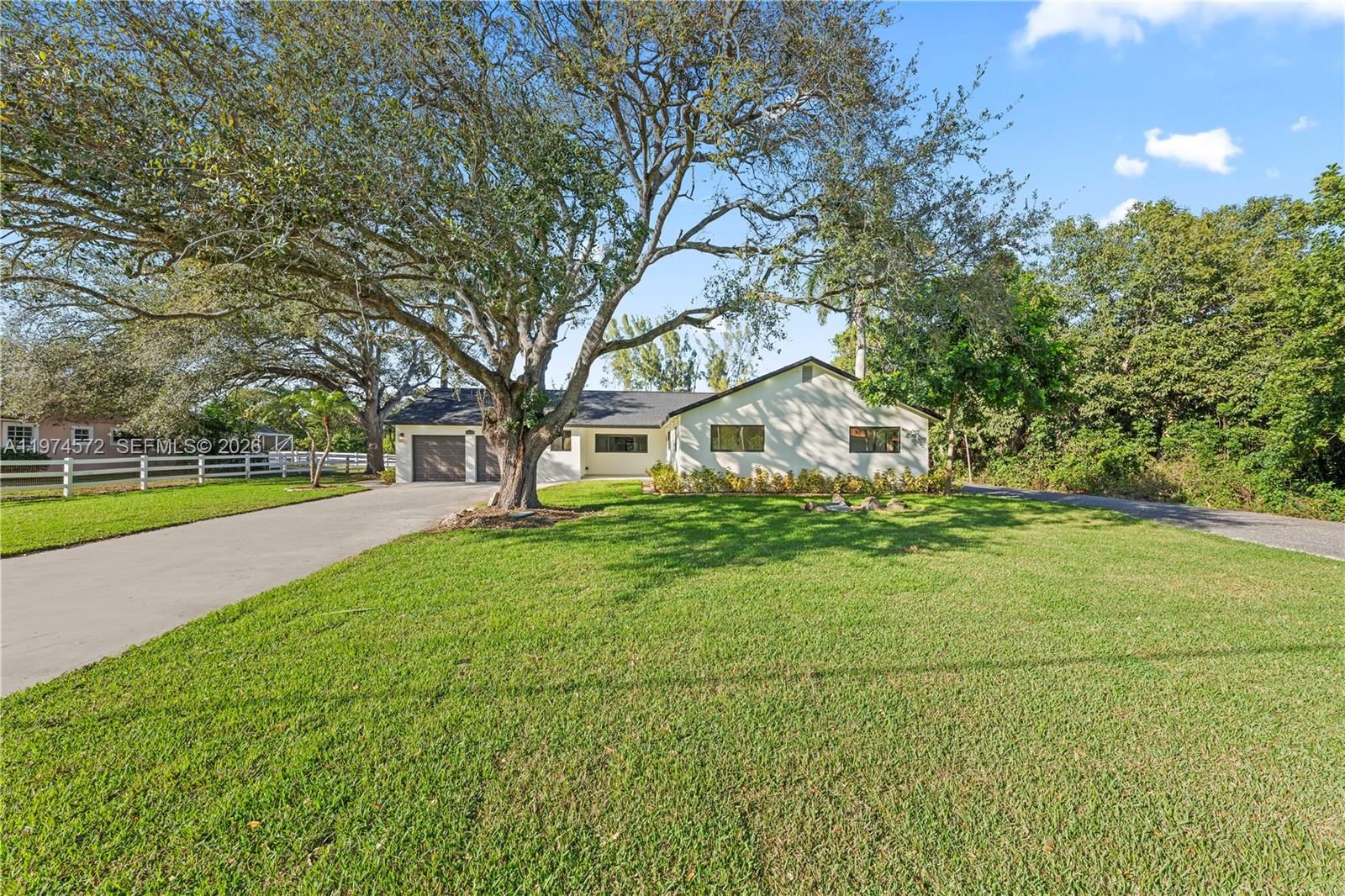 Real estate property located at 15131 31st Ct, Broward, Fla Fruit Lands Co Sub No, Davie, FL