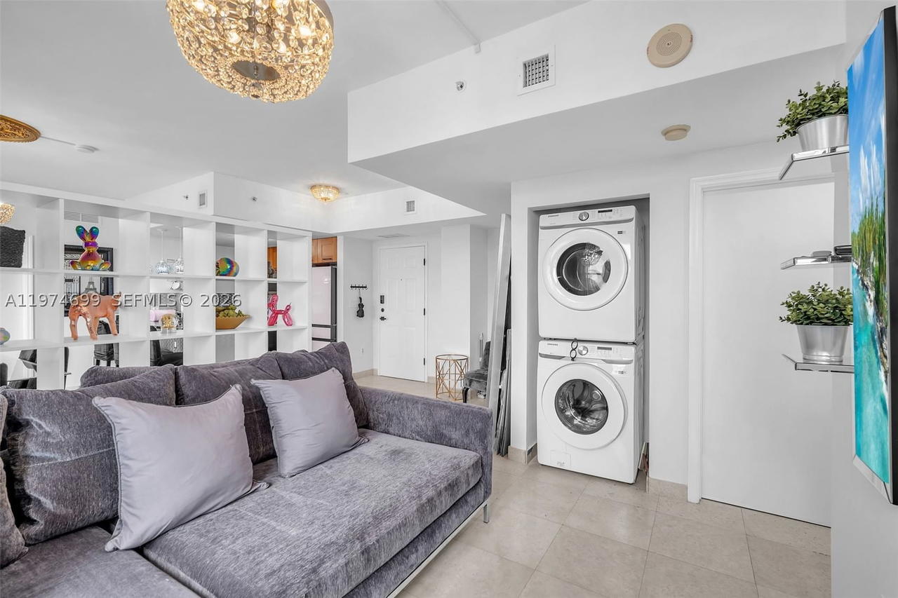 Real estate property located at 4100 Salzedo St #519, Miami-dade, One Village Place Condo, Coral Gables, FL