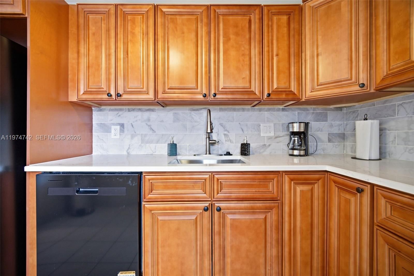 Real estate property located at 4270 40th St #104, Broward, Garnet Condo, Lauderdale Lakes, FL