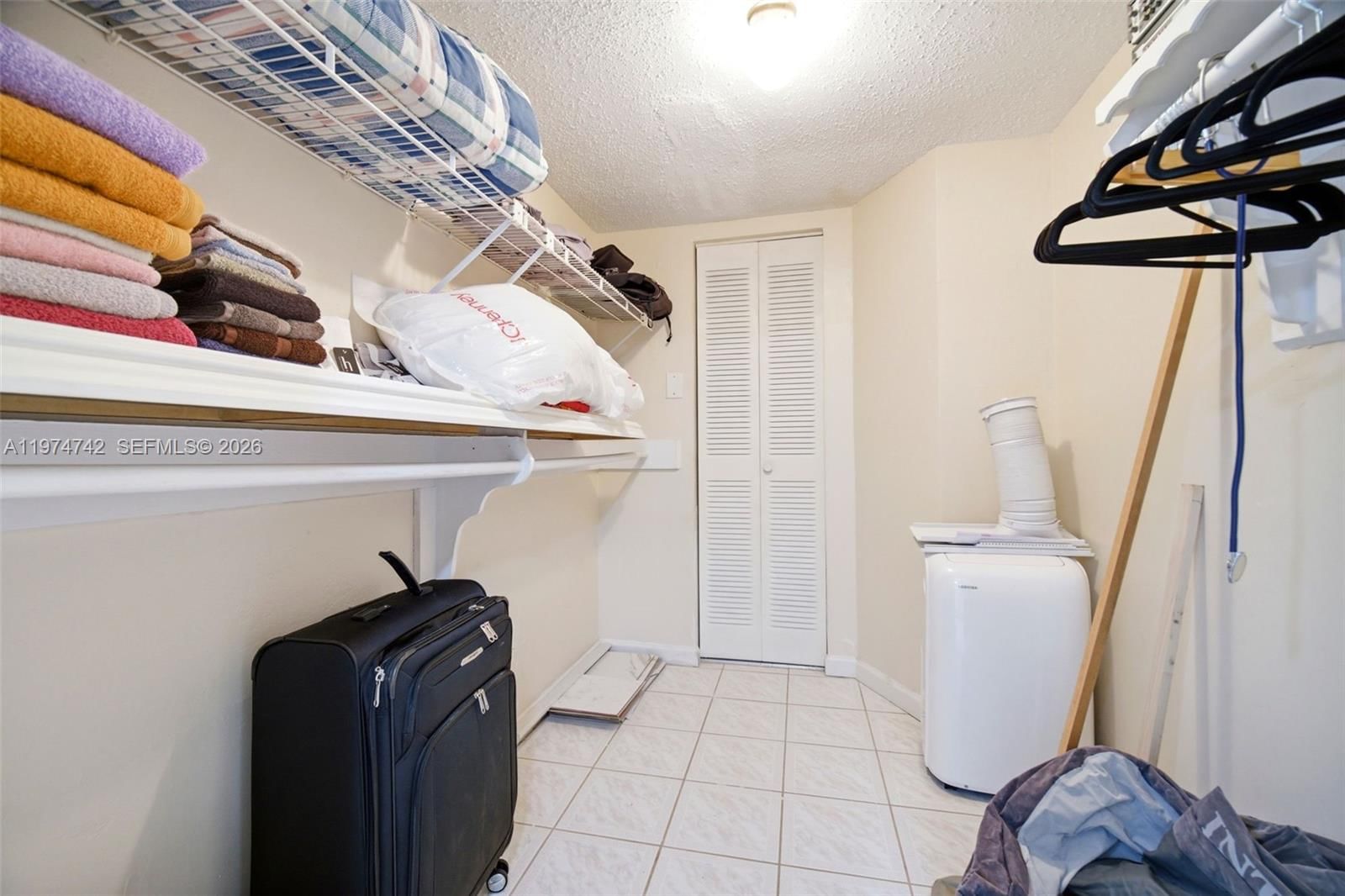 Real estate property located at 4270 40th St #104, Broward, Garnet Condo, Lauderdale Lakes, FL