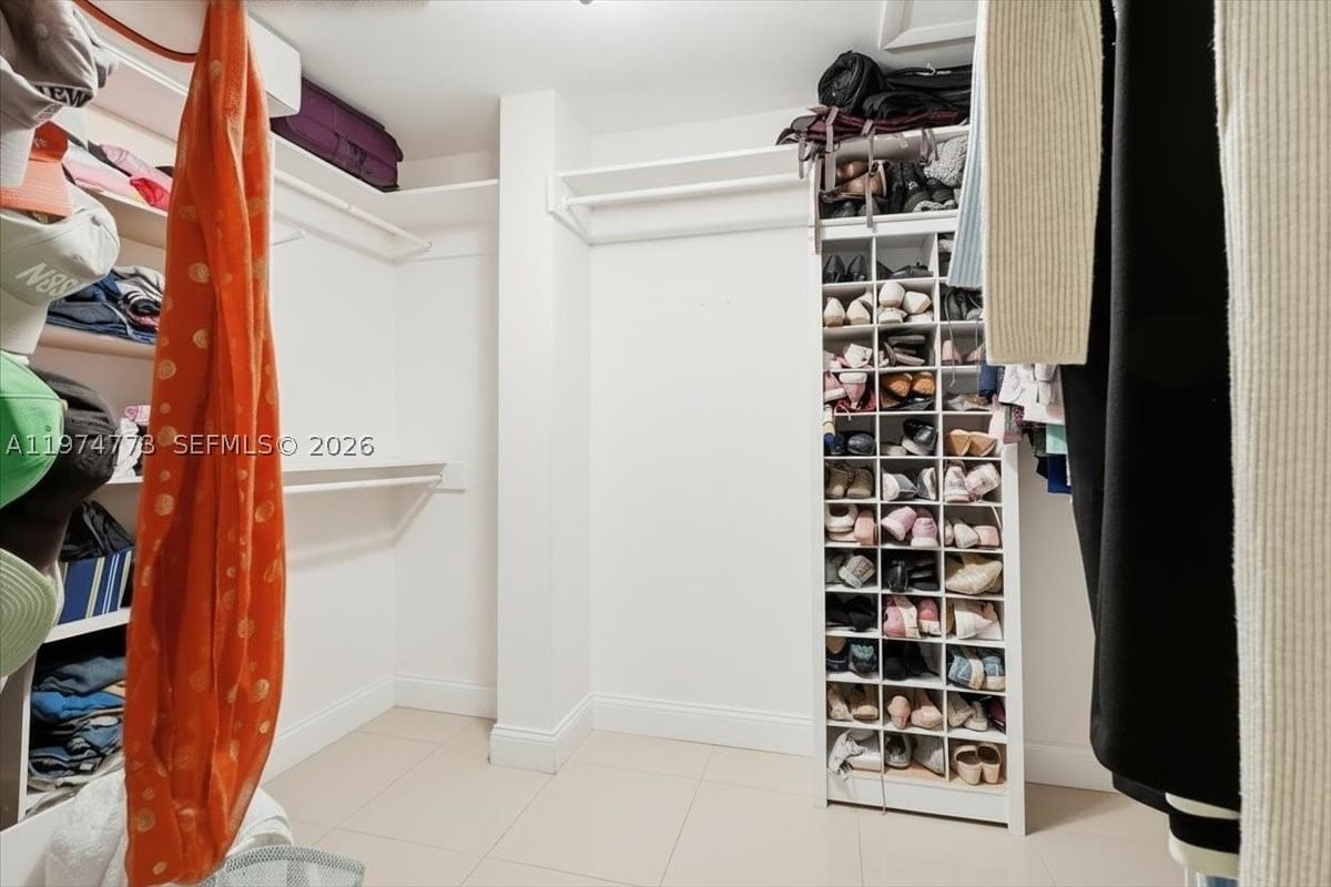 Real estate property located at 4925 Tyler St, Broward, Hollywood Hills, Hollywood, FL