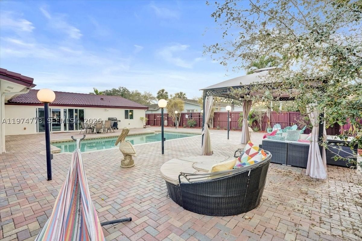 Real estate property located at 4925 Tyler St, Broward, Hollywood Hills, Hollywood, FL
