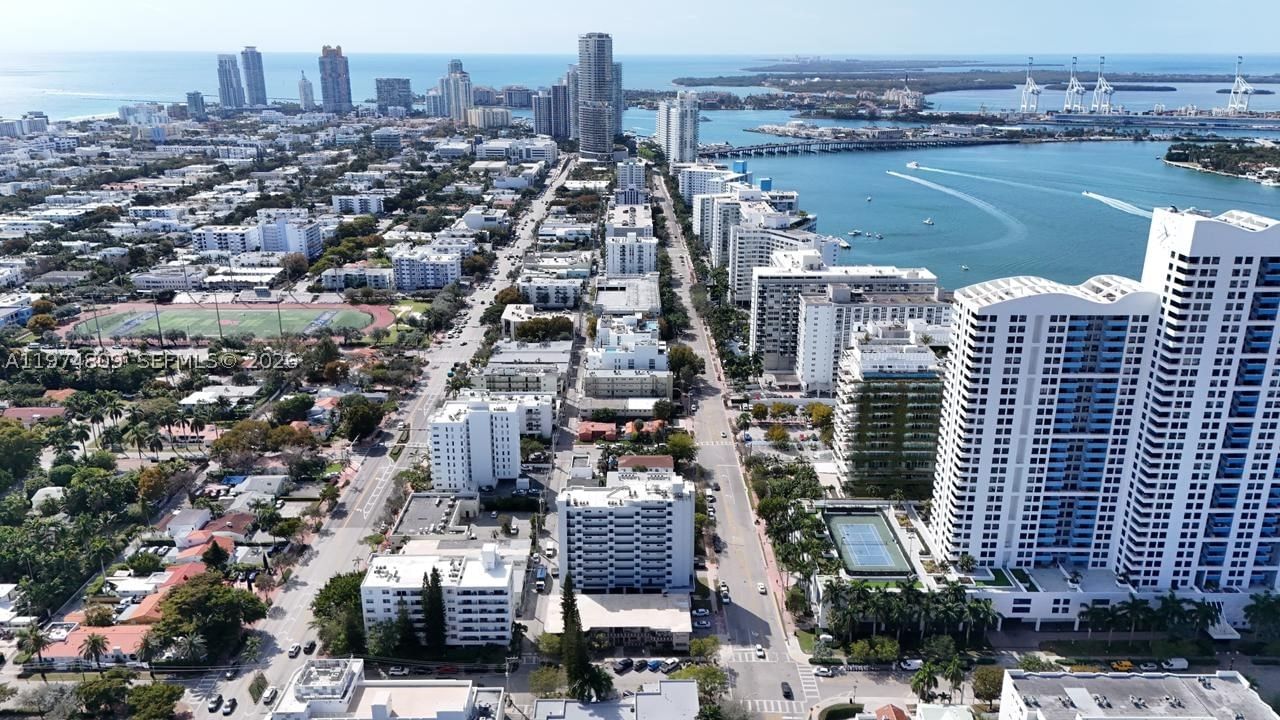 Real estate property located at 1345 West Ave #1004, Miami-dade, Golden West Condo, Miami Beach, FL