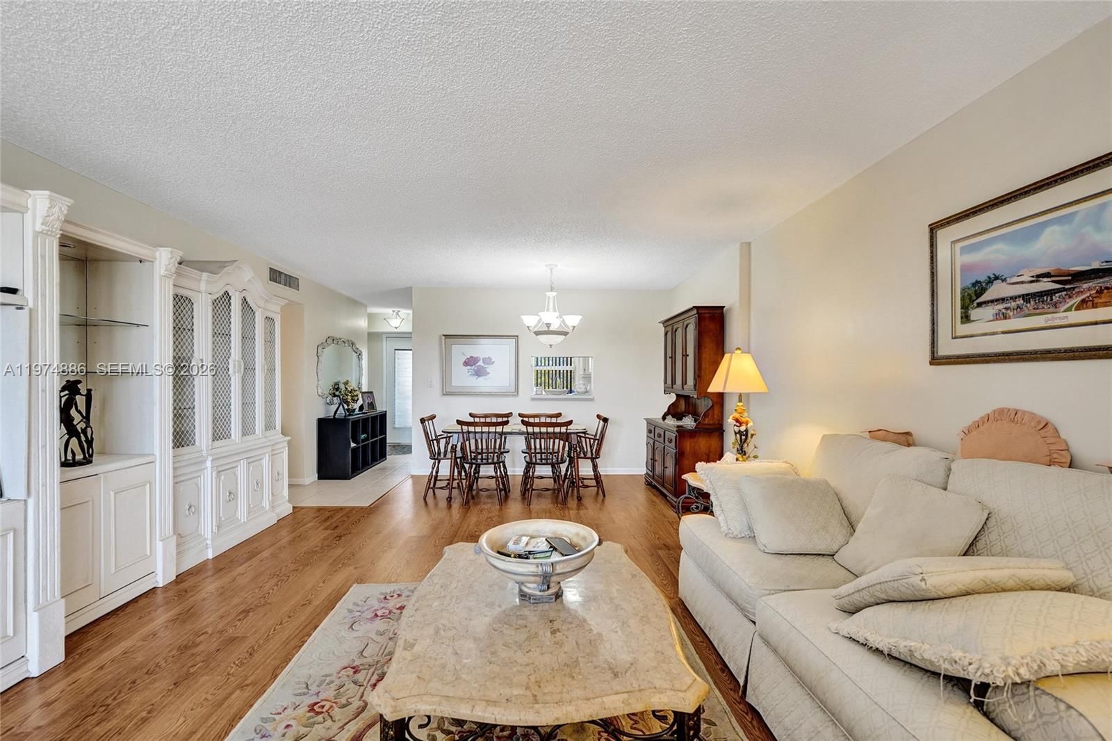 Real estate property located at 324 10th St #208, Broward, Meadowbrook Lakes Condo, Dania Beach, FL