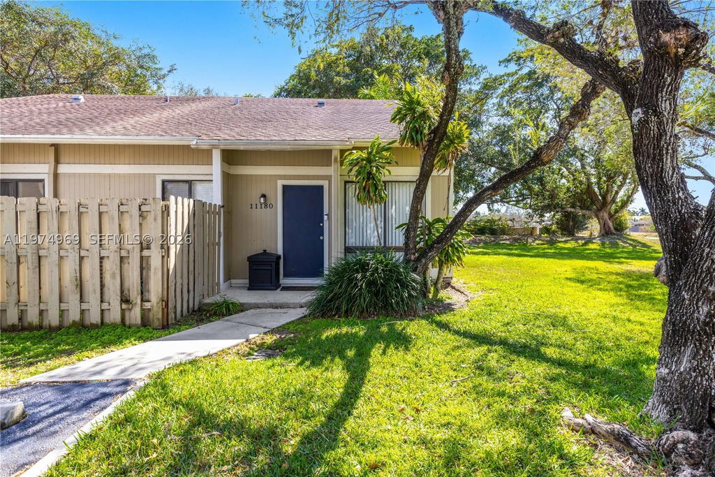 Real estate property located at 11180 35th St #11180, Broward, Welleby Nw Quadrant, Sunrise, FL