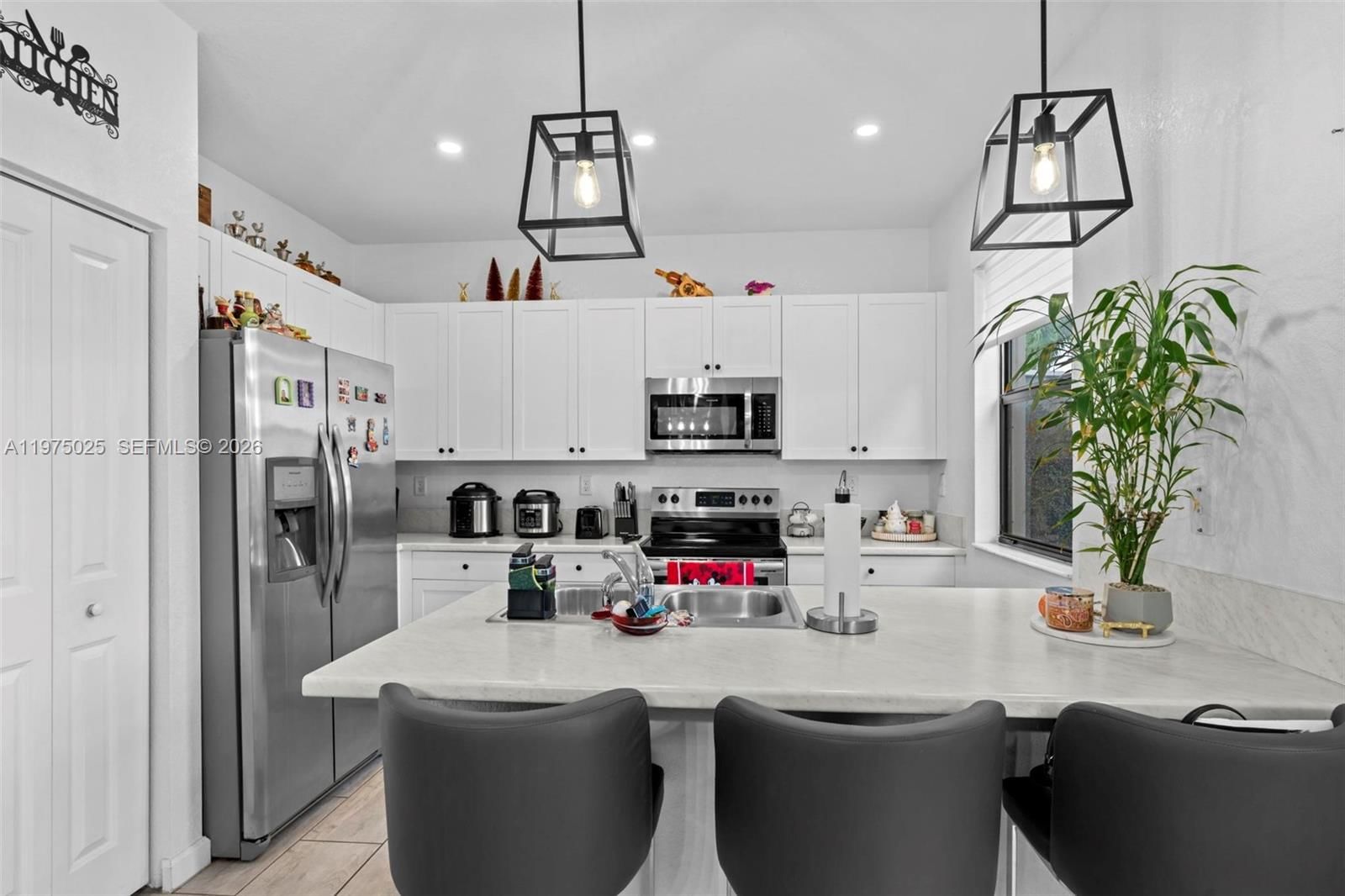 Real estate property located at 11310 254th Ter, Miami-dade, Coco Palm Villas, Homestead, FL