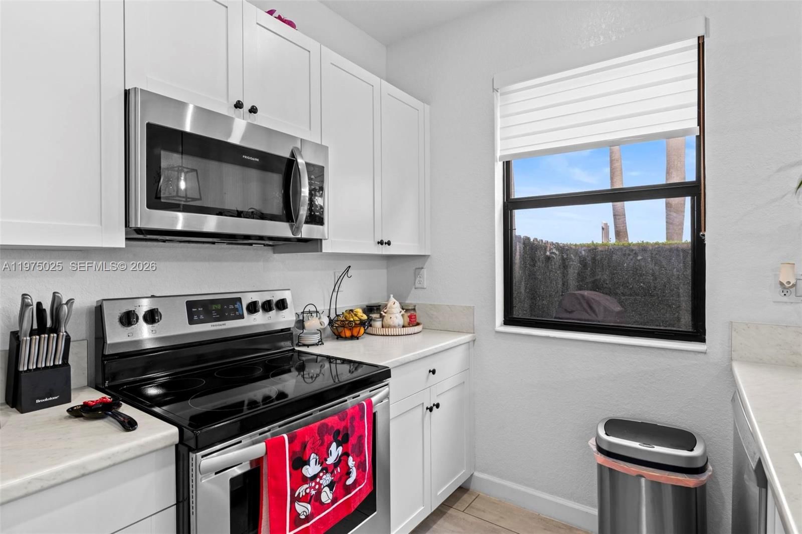 Real estate property located at 11310 254th Ter, Miami-dade, Coco Palm Villas, Homestead, FL