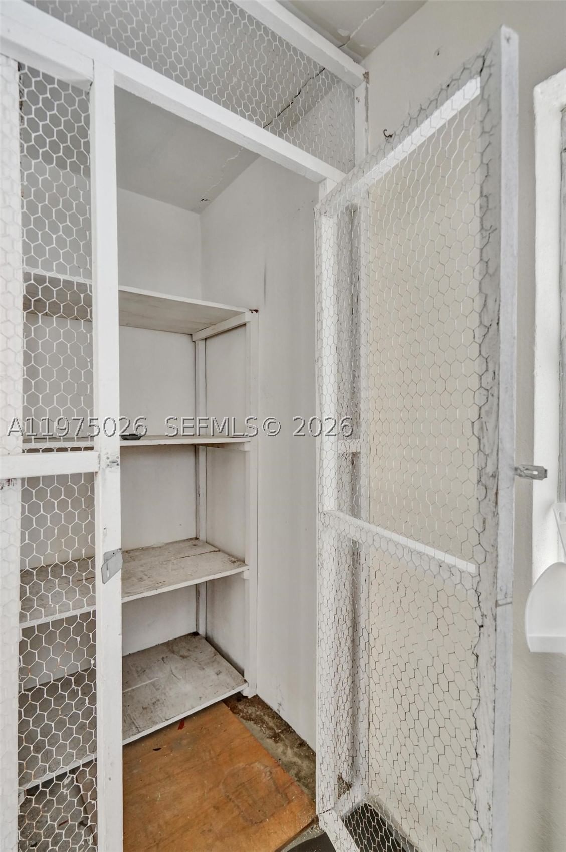 Real estate property located at 450 Paradise Isle Blvd #204, Broward, Isle Of Paradise Co-op, Hallandale Beach, FL