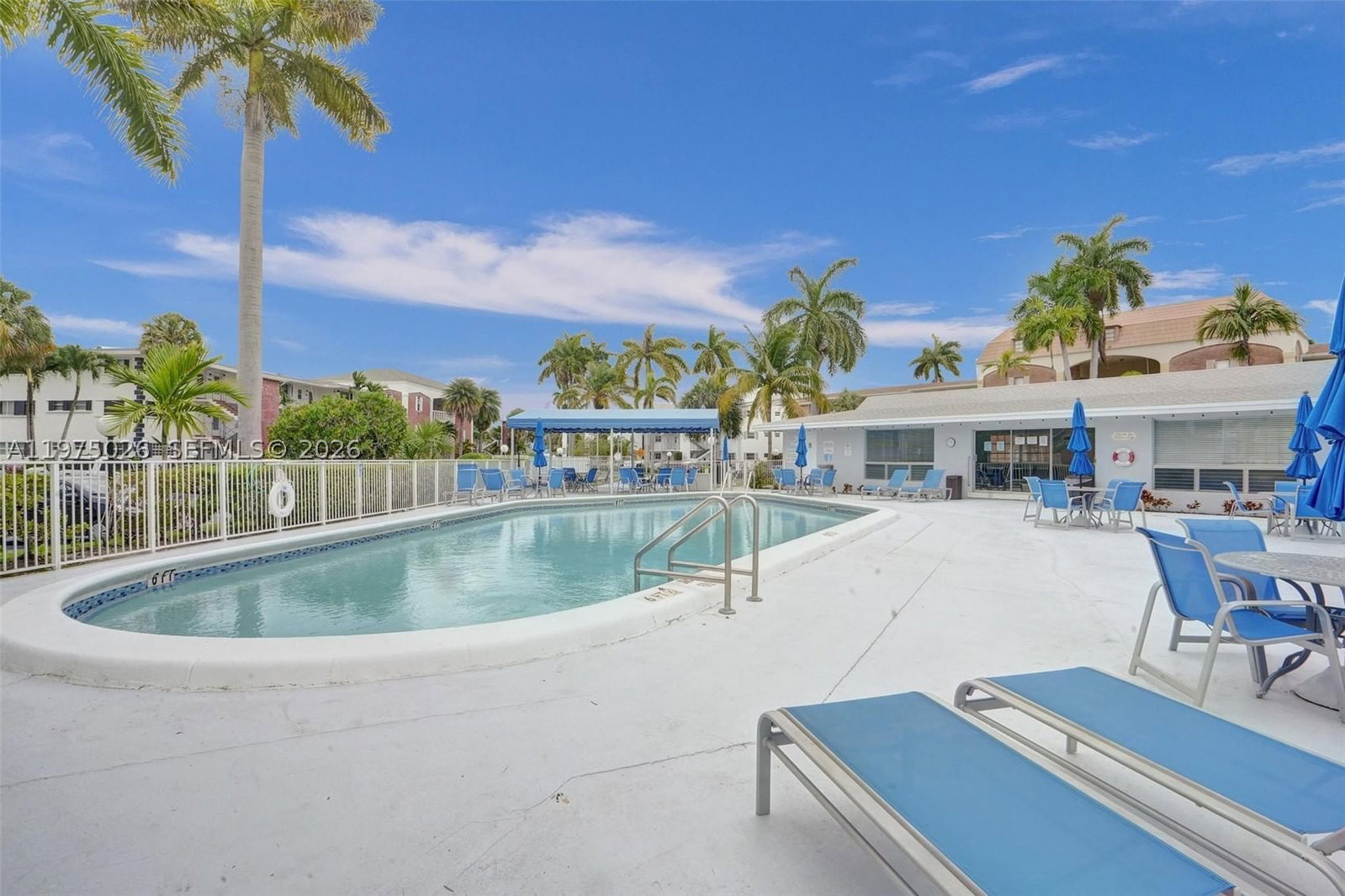 Real estate property located at 450 Paradise Isle Blvd #204, Broward, Isle Of Paradise Co-op, Hallandale Beach, FL