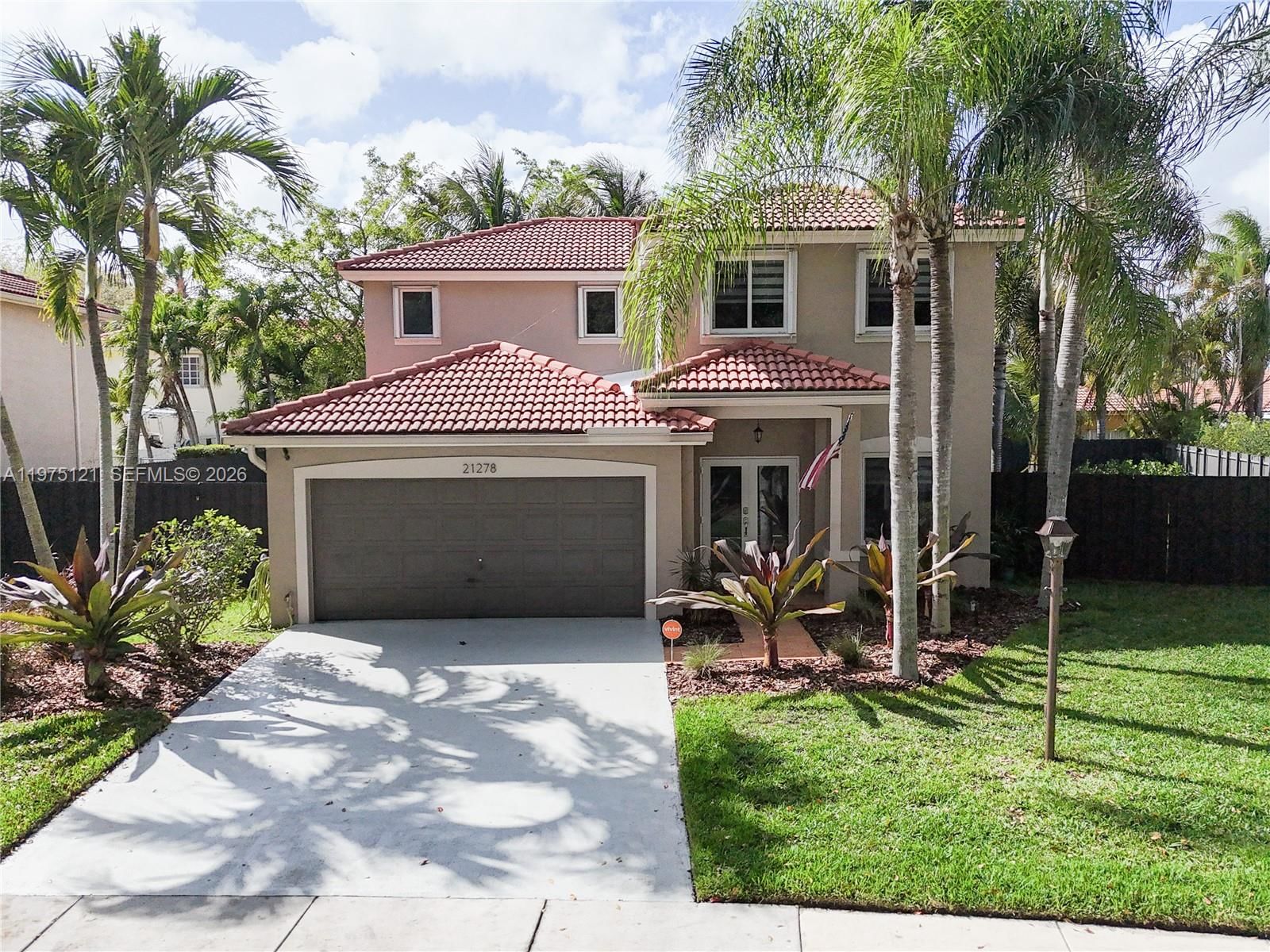 Real estate property located at 21278 91st Ave, Miami-dade, Lakes By The Bay Sec 10, Cutler Bay, FL