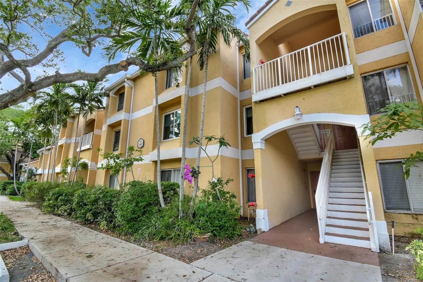 Real estate property located at 2445 33rd St #1410, Broward, Sailboat Pointe Condo, Oakland Park, FL