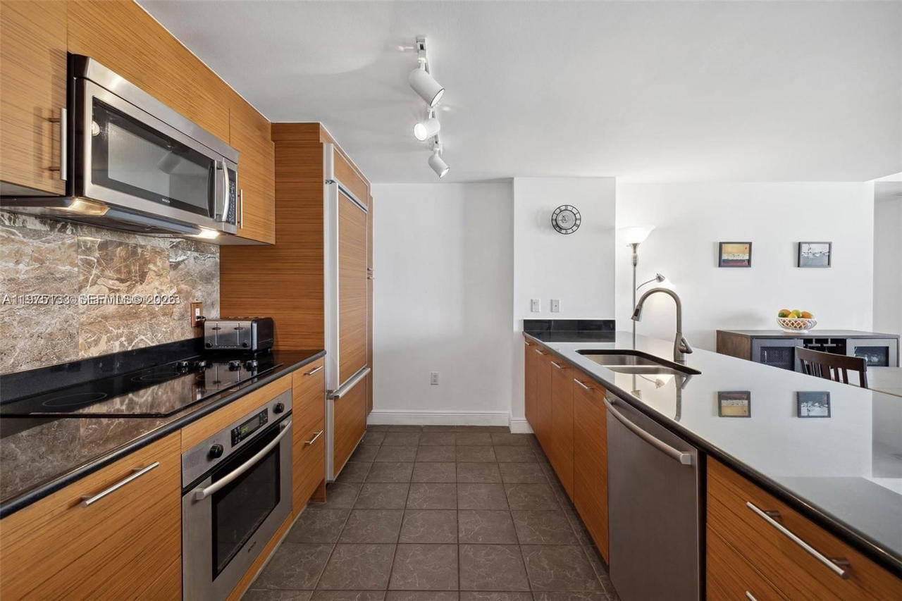 Real estate property located at 50 Biscayne Blvd #2111, Miami-dade, 50 Biscayne Condo, Miami, FL
