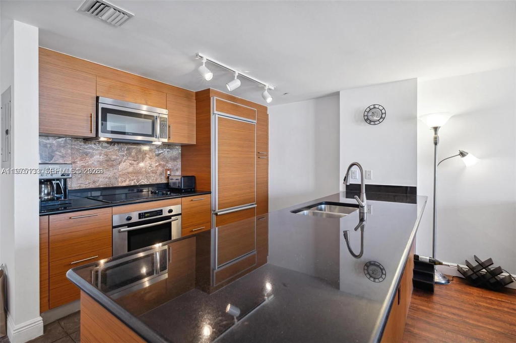 Real estate property located at 50 Biscayne Blvd #2111, Miami-dade, 50 Biscayne Condo, Miami, FL