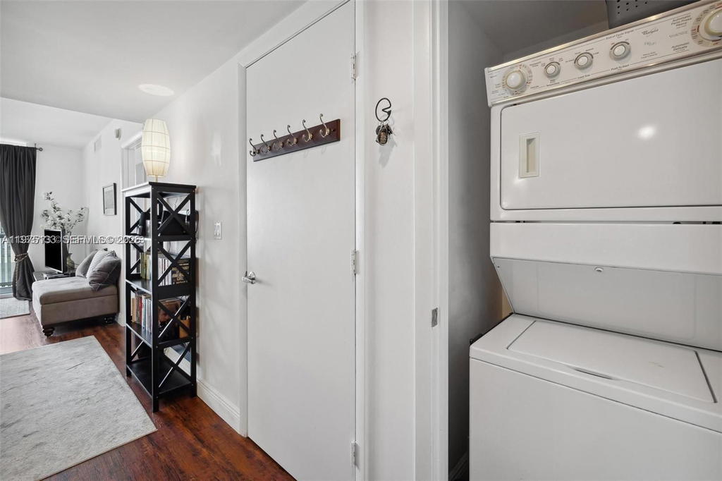 Real estate property located at 50 Biscayne Blvd #2111, Miami-dade, 50 Biscayne Condo, Miami, FL