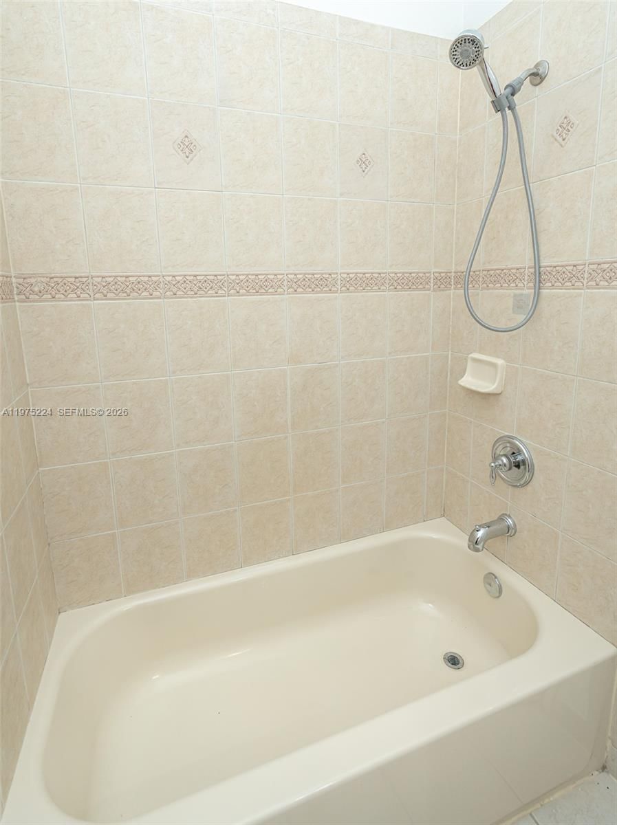 Real estate property located at 14046 49th St #16, Broward, Las Terrazas At Vizcaya C, Miramar, FL