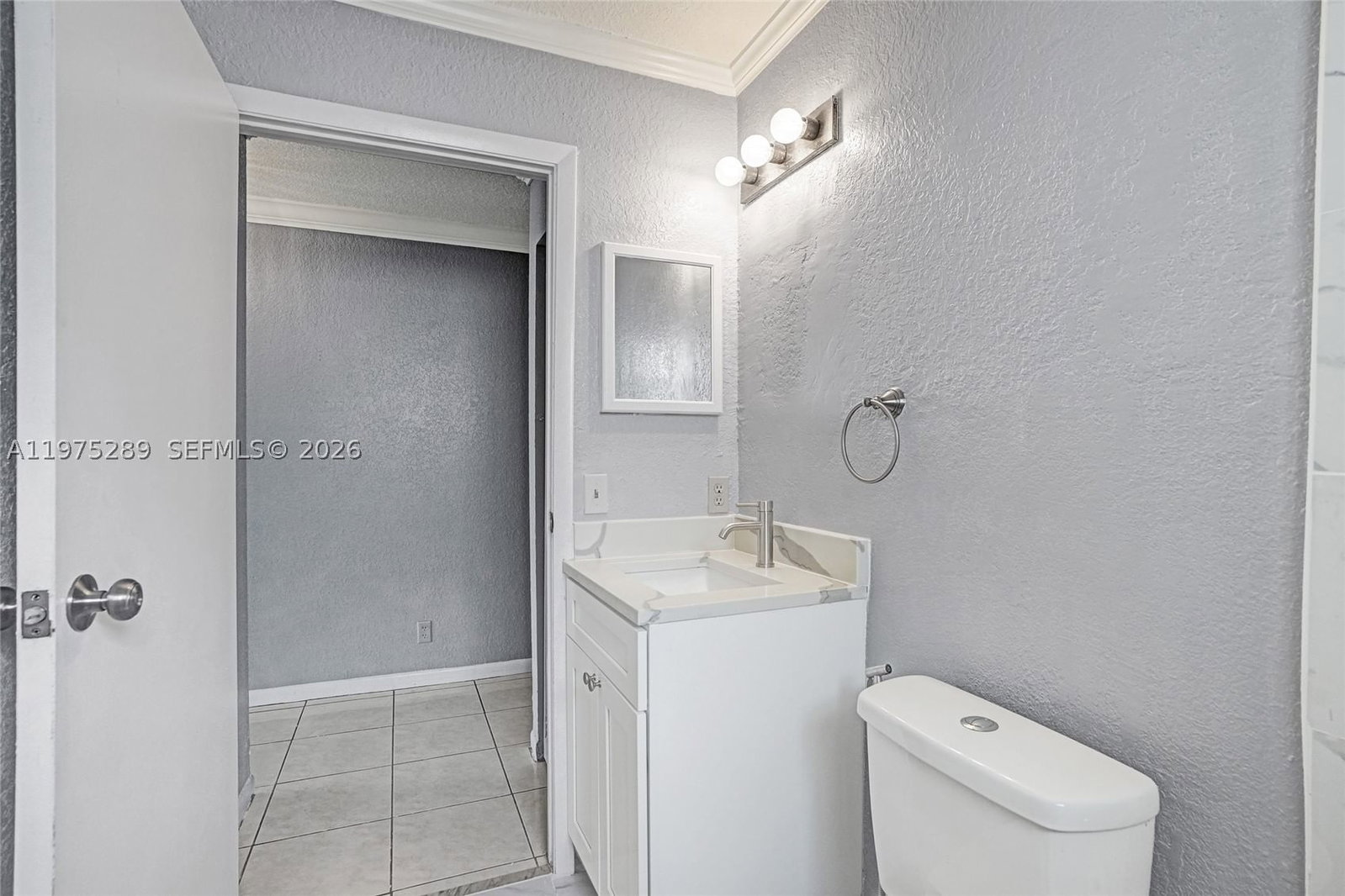 Real estate property located at 215 12th Ct, Broward, Collins Parc, Dania Beach, FL