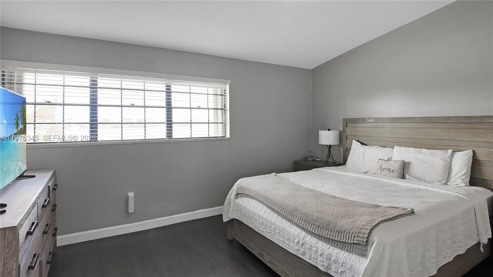 Real estate property located at 6353 190th Ter, Miami-dade, Townhomes Of Country Lake, Hialeah, FL