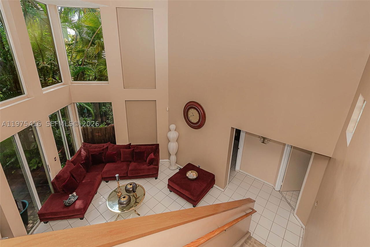 Real estate property located at 2518 206th Ter, Miami-dade, River Parc Estates, Miami, FL