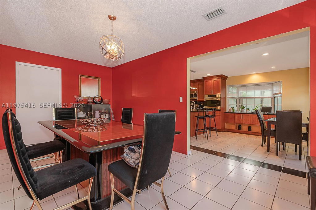 Real estate property located at 2518 206th Ter, Miami-dade, River Parc Estates, Miami, FL