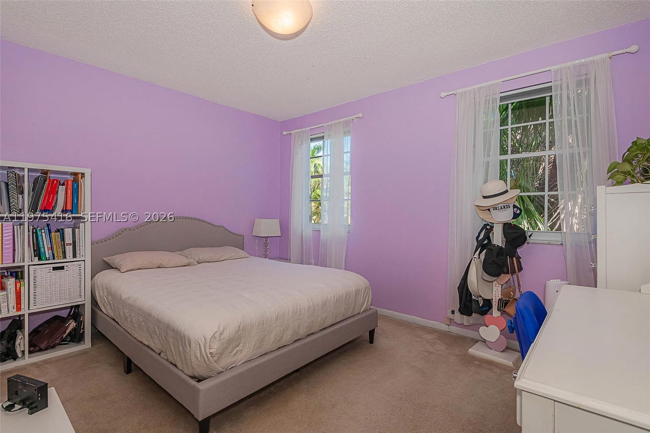 Real estate property located at 2518 206th Ter, Miami-dade, River Parc Estates, Miami, FL