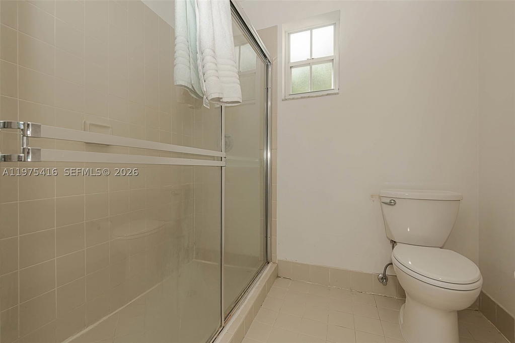 Real estate property located at 2518 206th Ter, Miami-dade, River Parc Estates, Miami, FL