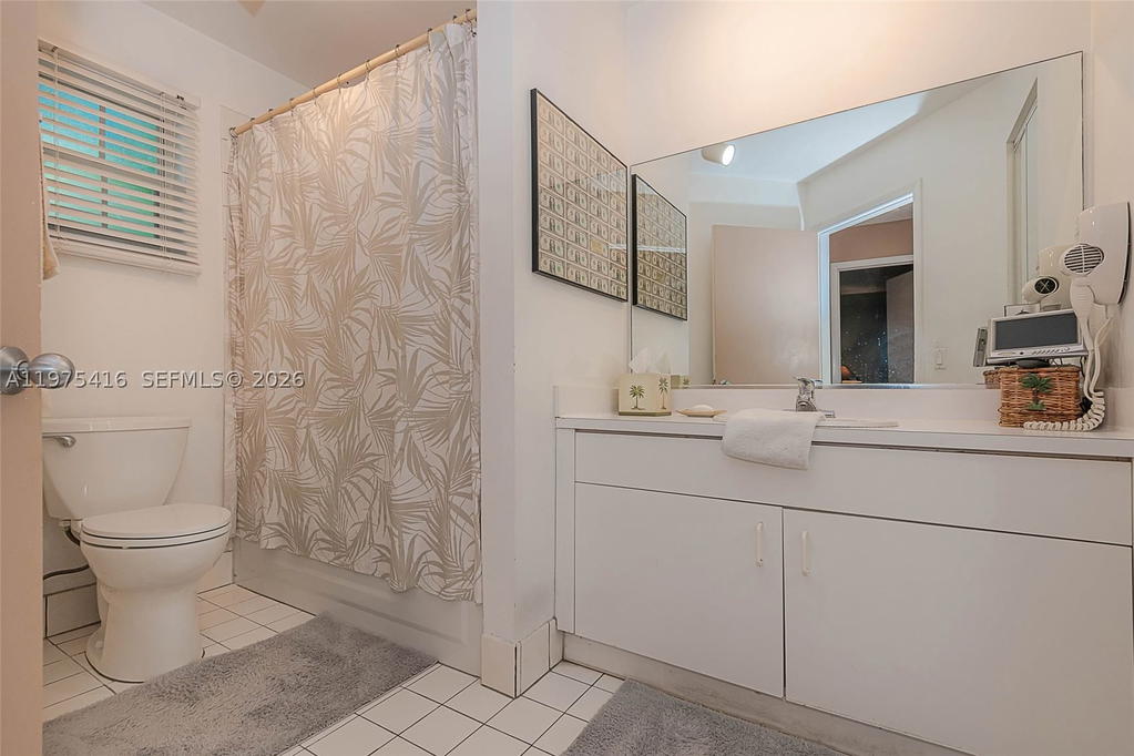 Real estate property located at 2518 206th Ter, Miami-dade, River Parc Estates, Miami, FL